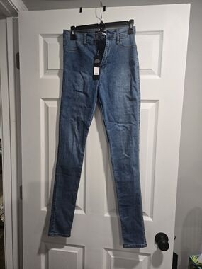Fashion Nova Women’s Skinny Jeans in Medium Blue Wash